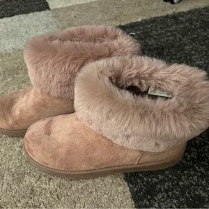 Pink suede fluffy ugg like boots